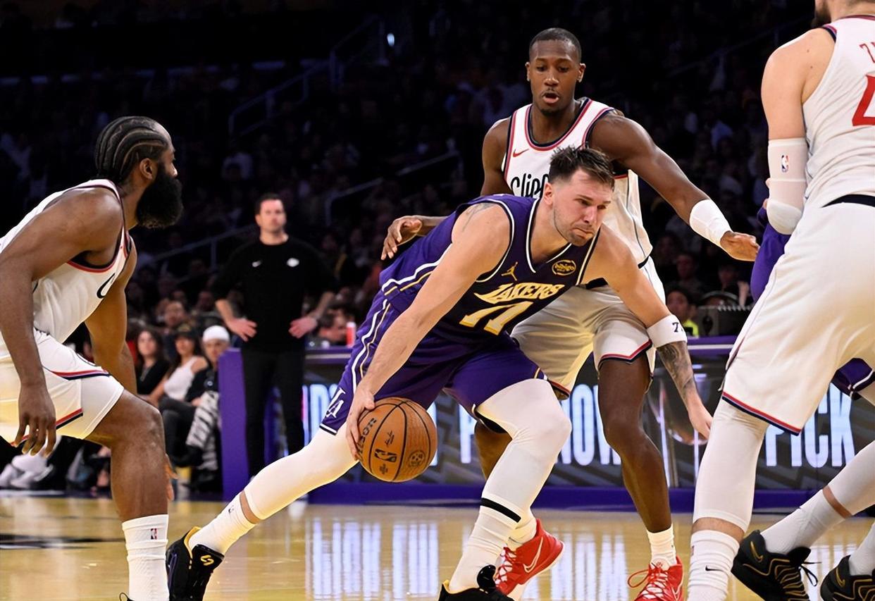 足总杯赛程吃紧，洛杉矶快船窗口期单刀错失，底气十足，身体对抗强度拉满的简单介绍-九游体育